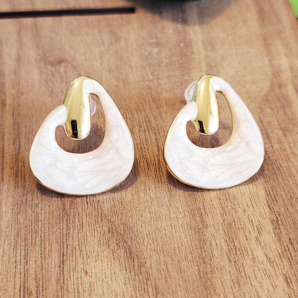 Vintage Style Gold Cream Marbled Enamel‎ Door Knocker Stud Earrings Retro 1 Inch